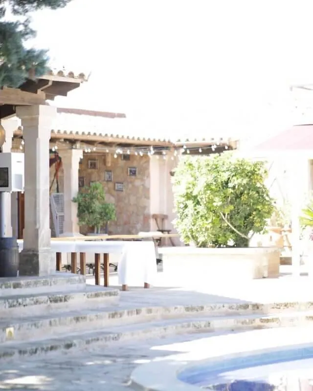 Snapify photobooth on a patio of a Mallorca finca