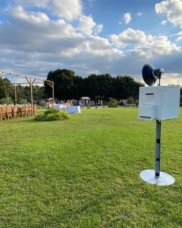 Snapify photobooth on a lawn at an event in Mallorca