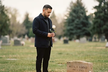 When Someone You Love Dies: A Companion for Grief