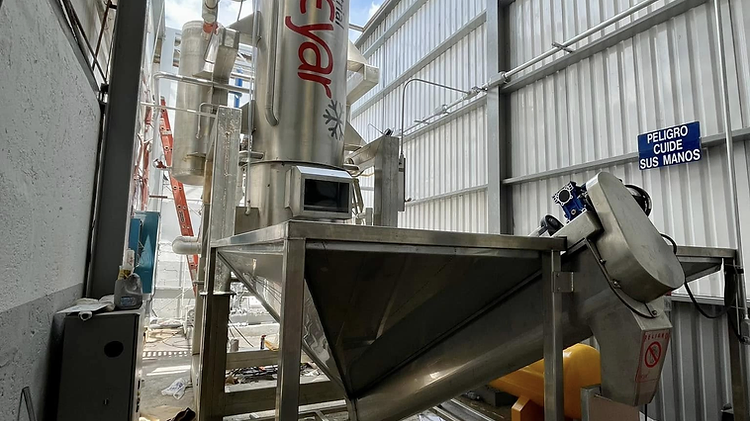 Planta de hielo cilíndrico 30 ton/día — Acero inoxidable — instalación industrial MEYAR