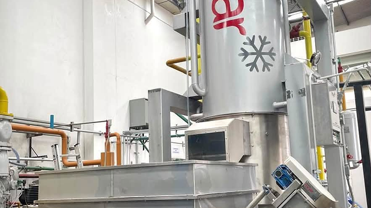 Máquina de hielo industrial MEYAR® de 30 toneladas — instalación industrial MEYAR