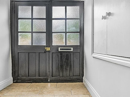 Entrance hall with double doors