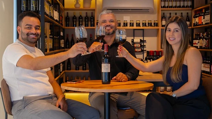 Projeto Projeto • ENTRE VINHOS
