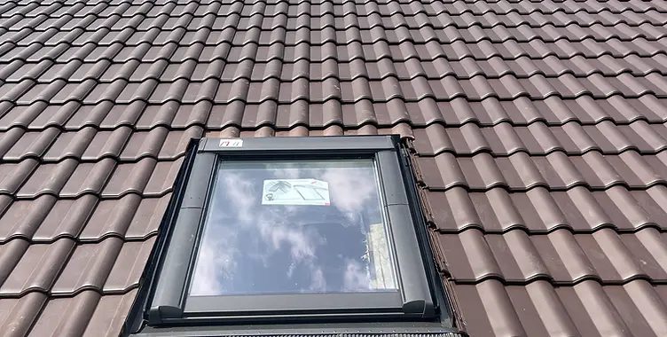 Dachfensterinstallation – Dachdeckerarbeiten von Friman Bedachungen