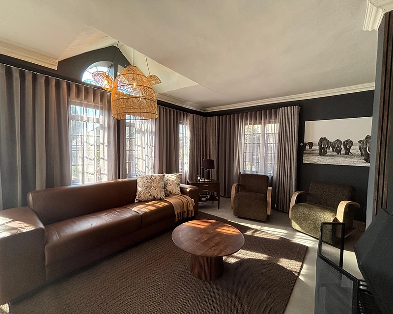 Elephant Plains — finished living room, Haenertsburg, Limpopo