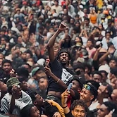 The crowd lifts up the movement
