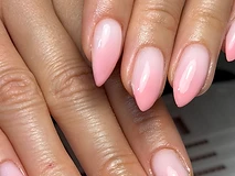 Baby boomer ombré nude et rose, manucure gel Maëva Beauty Juvigny Haute-Savoie