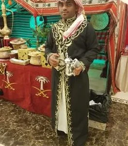 فريق ضيافة مؤلف من عشرة قهوجيين بزي موحد لحفلات كبار الزبائن
