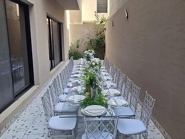 طاولة زجاجية