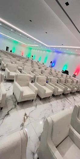 كوشة عروس ذهبية فاخرة