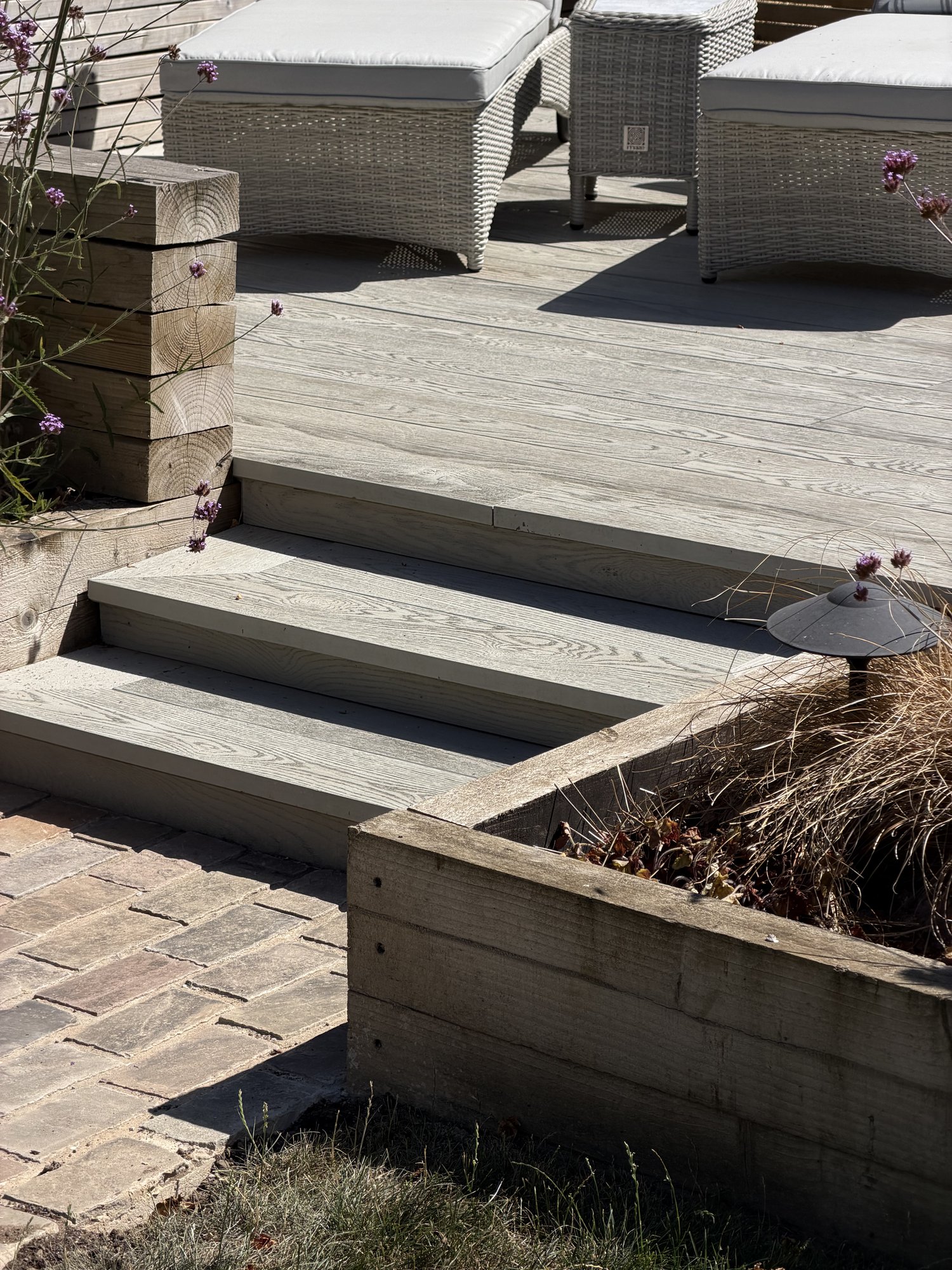 Deck steps and planter