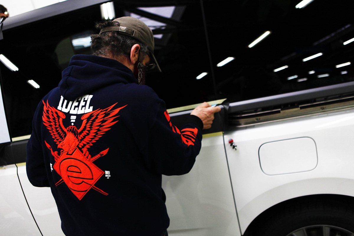 VW ID. Buzz — Joyofcolors im Atelier