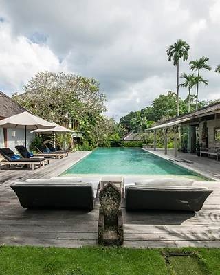 Villa Hansa 5 BR — private pool villa in Batu Bolong · Canggu
