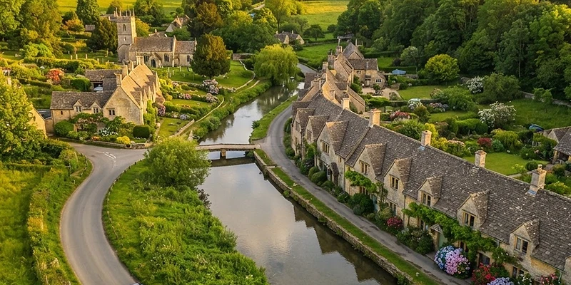 Exciting Private Driving Cotswold Countryside Tour