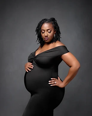 Kenya Jackson-Saulters in a maternity portrait