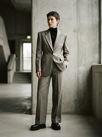 DRESSING FOR YOUR OWN SPECIES