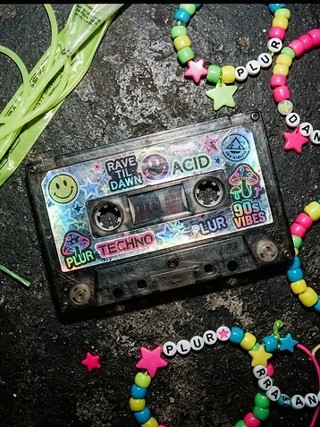 TOP 8: RAVE ON TAPE