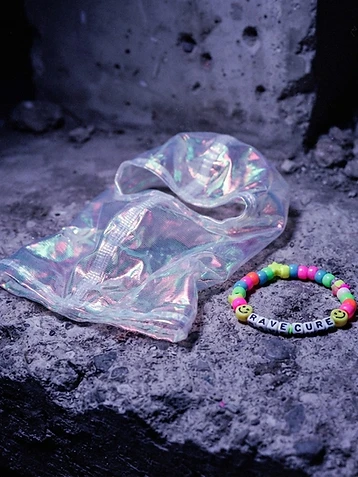 HOLO BANDANA & KANDI
