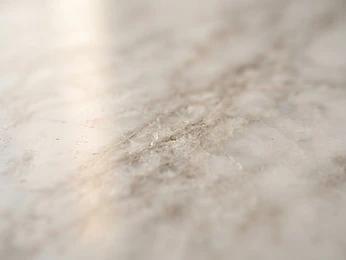 Suelo de mármol pulido tras la limpieza