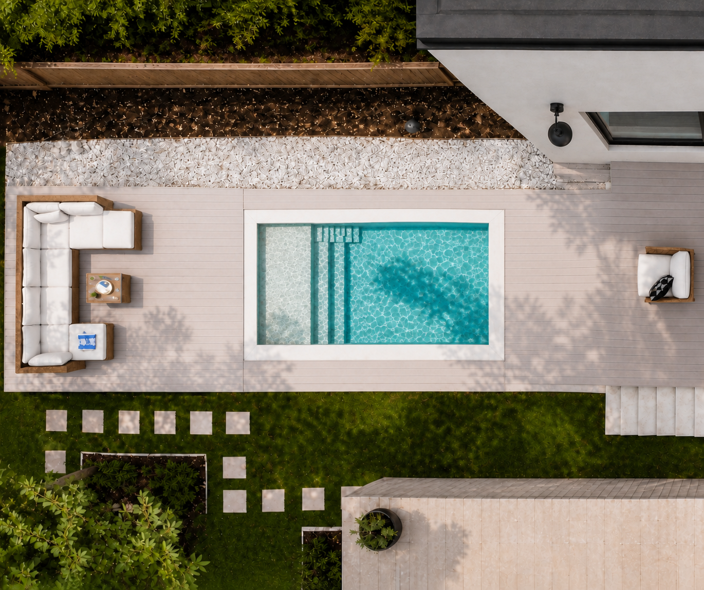 Martini pool, 10' × 15'
