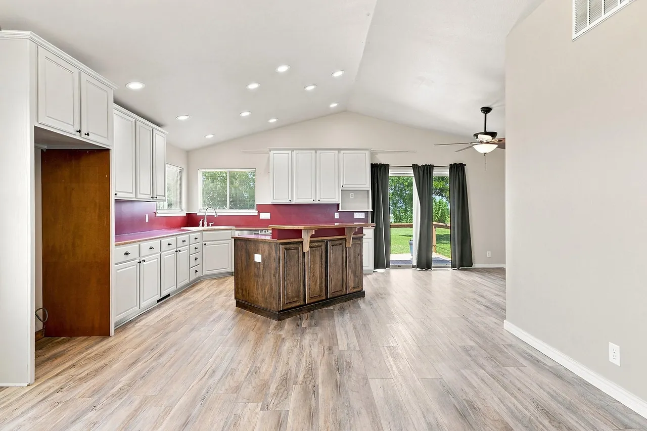 Featured FlexMLS Listing — photo 15