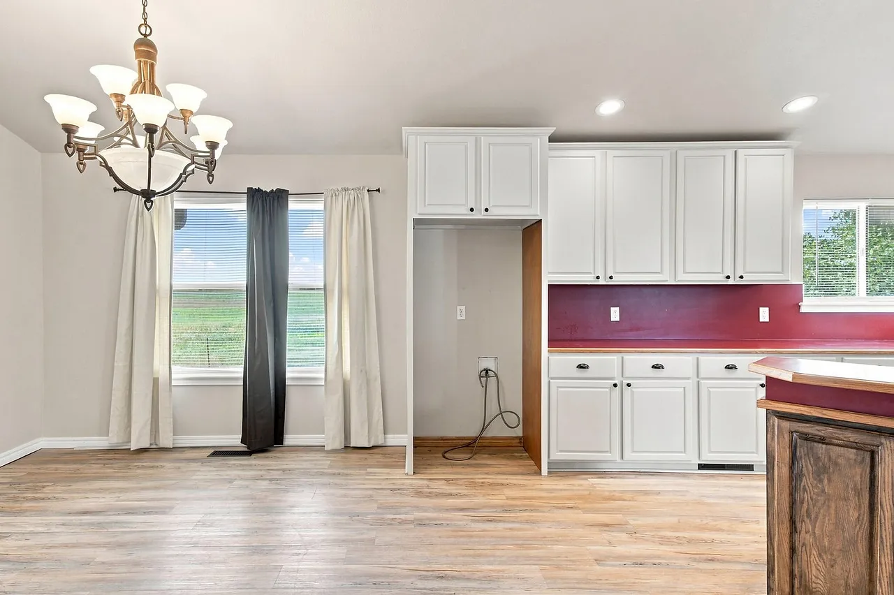Featured FlexMLS Listing — photo 8