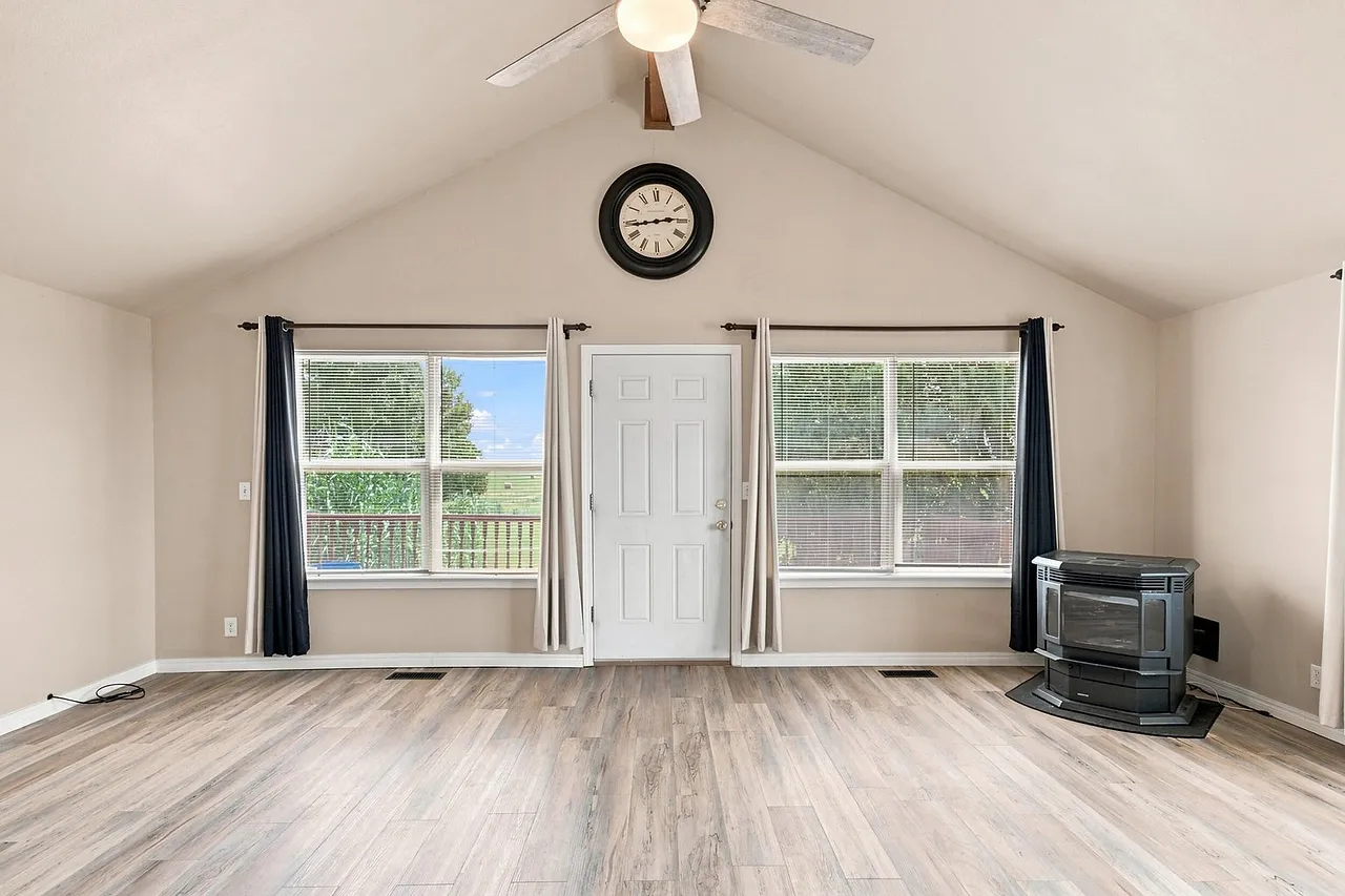 Featured FlexMLS Listing — photo 9