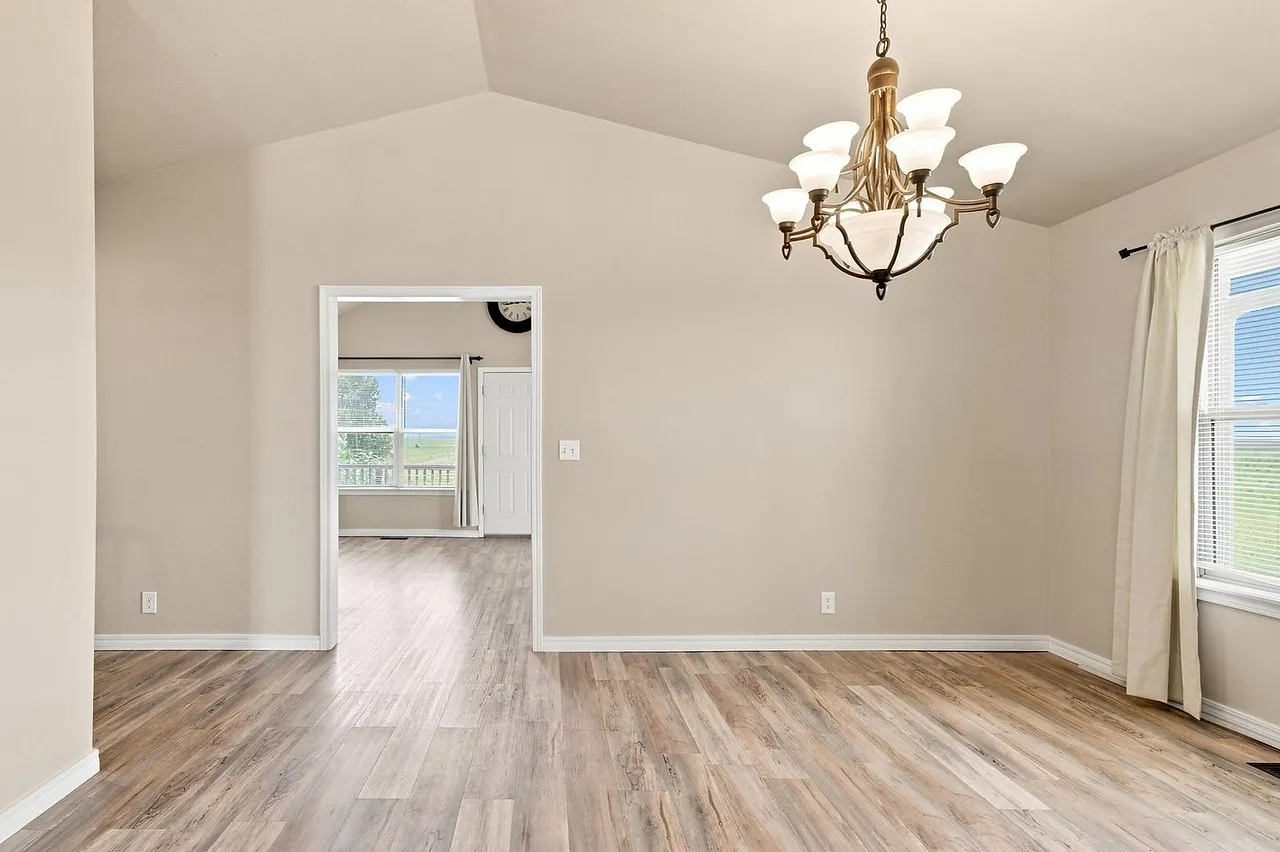 Featured FlexMLS Listing — photo 44