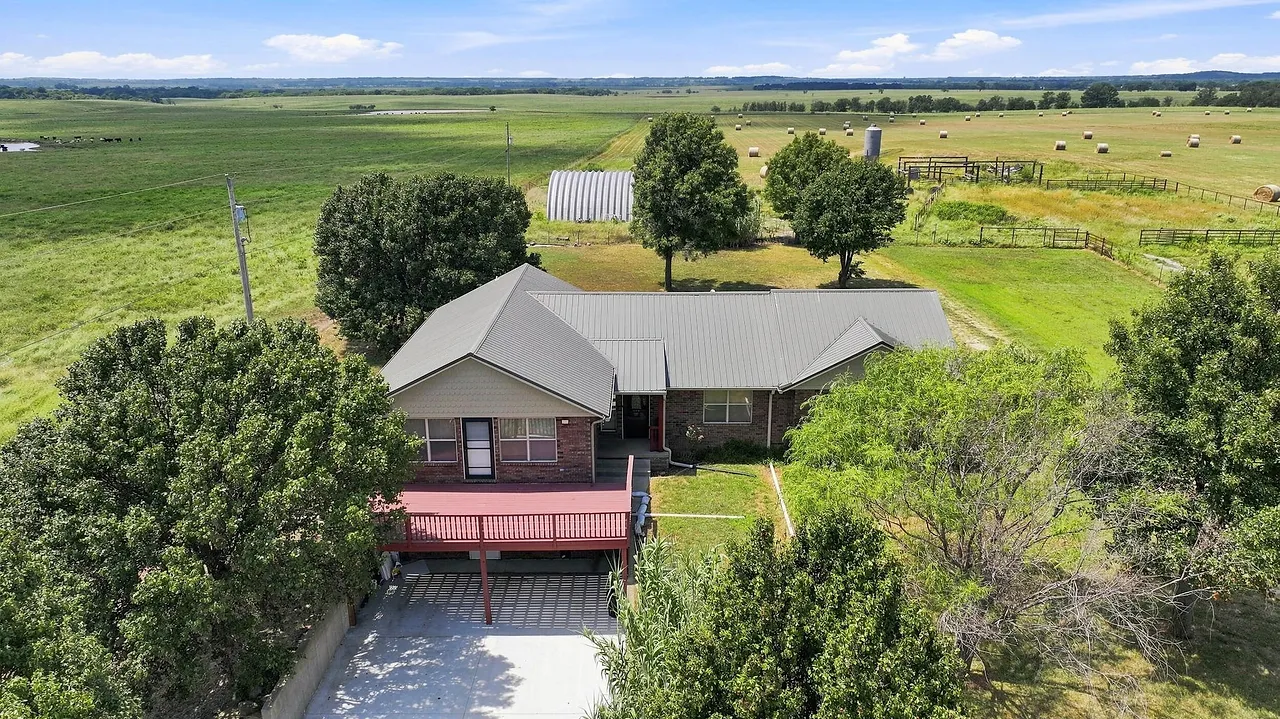 Featured FlexMLS Listing — photo 1