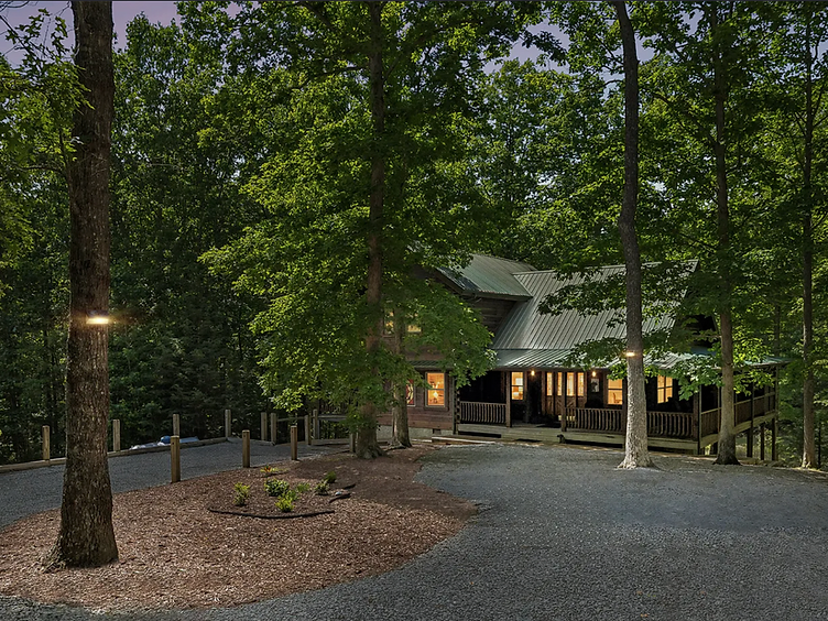 Honeycutt Hollow retreat cabin at twilight