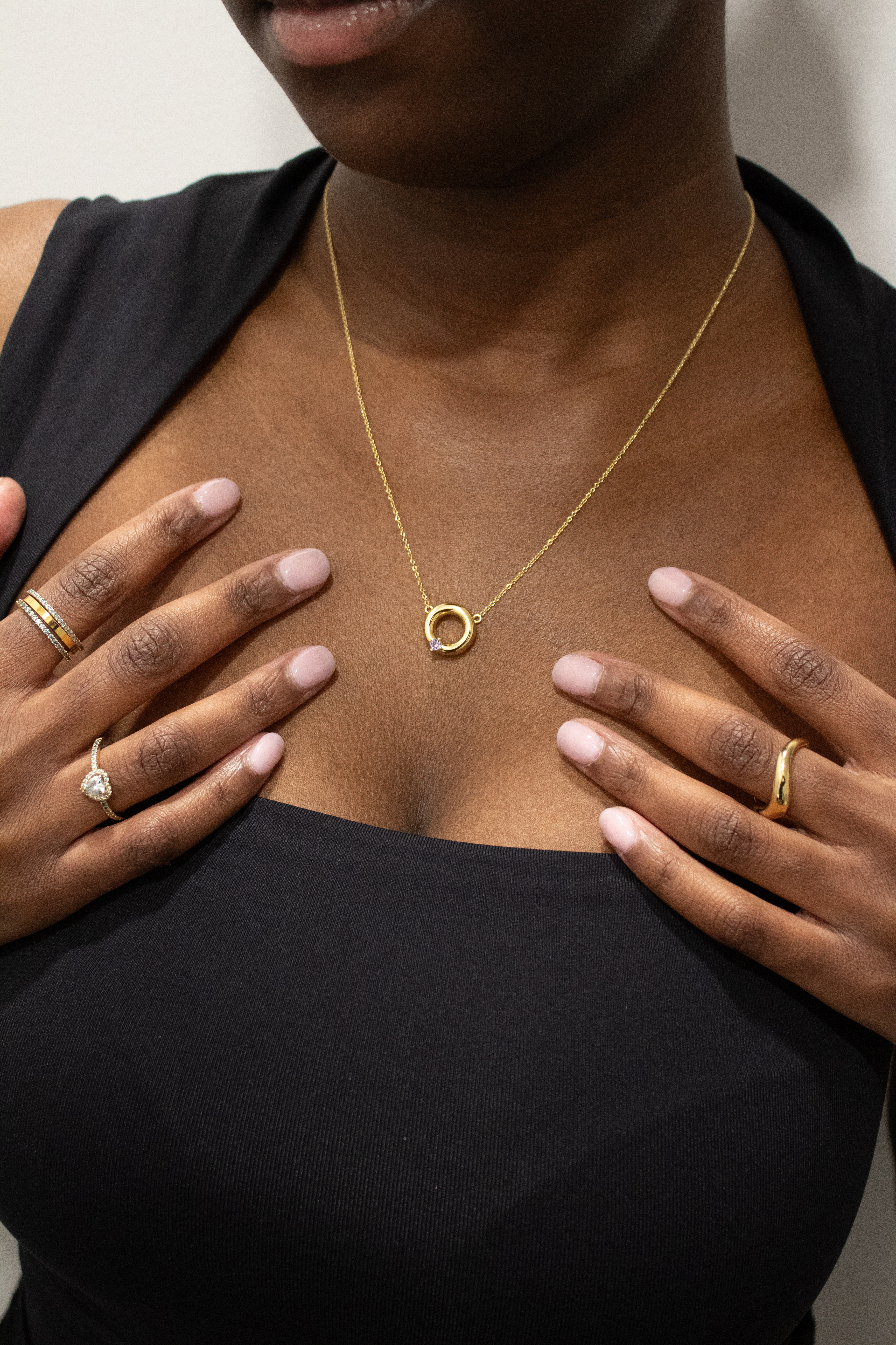 Cova · Gold Detail