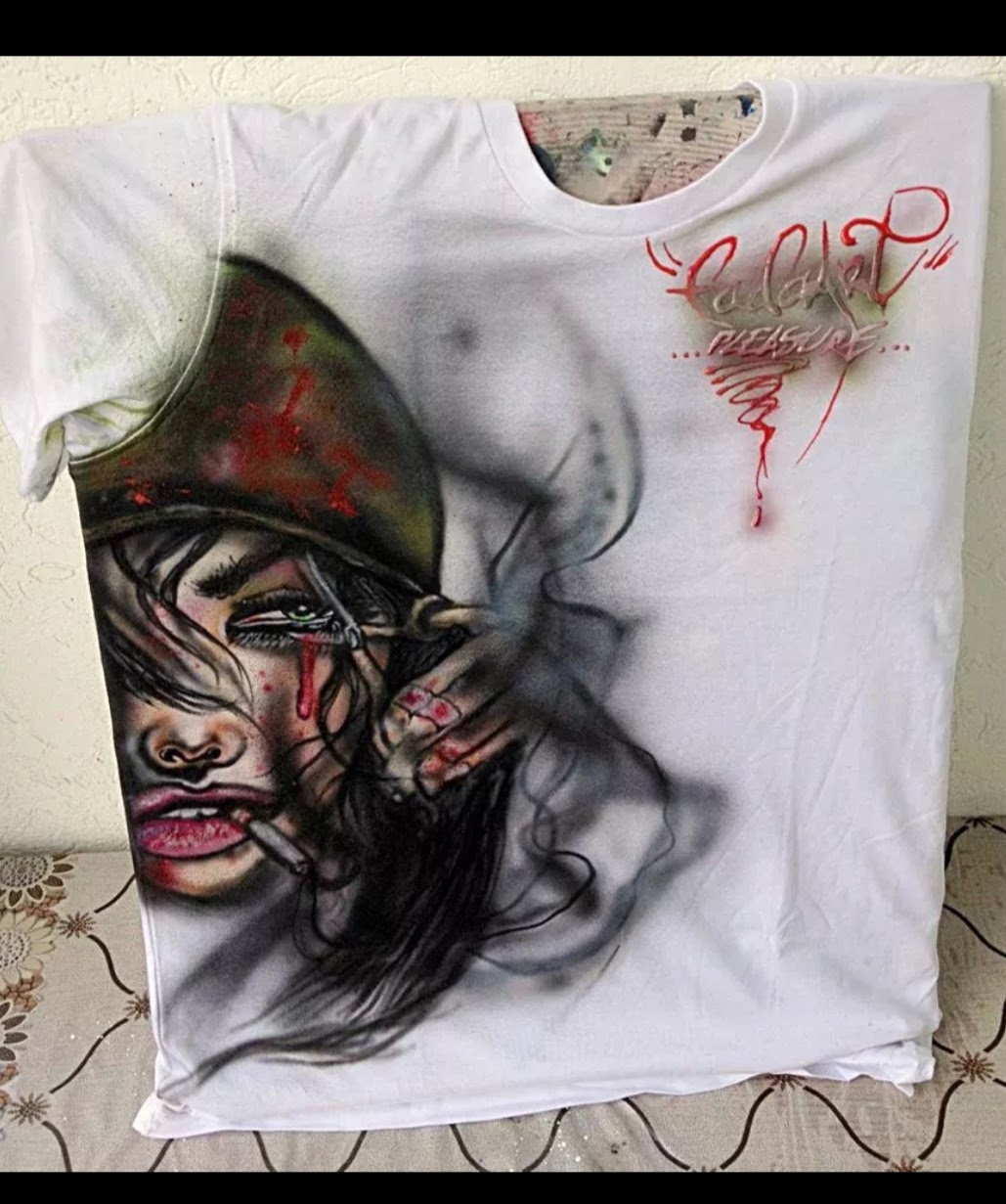 FEMME SOLDAT — LARME ROUGE
