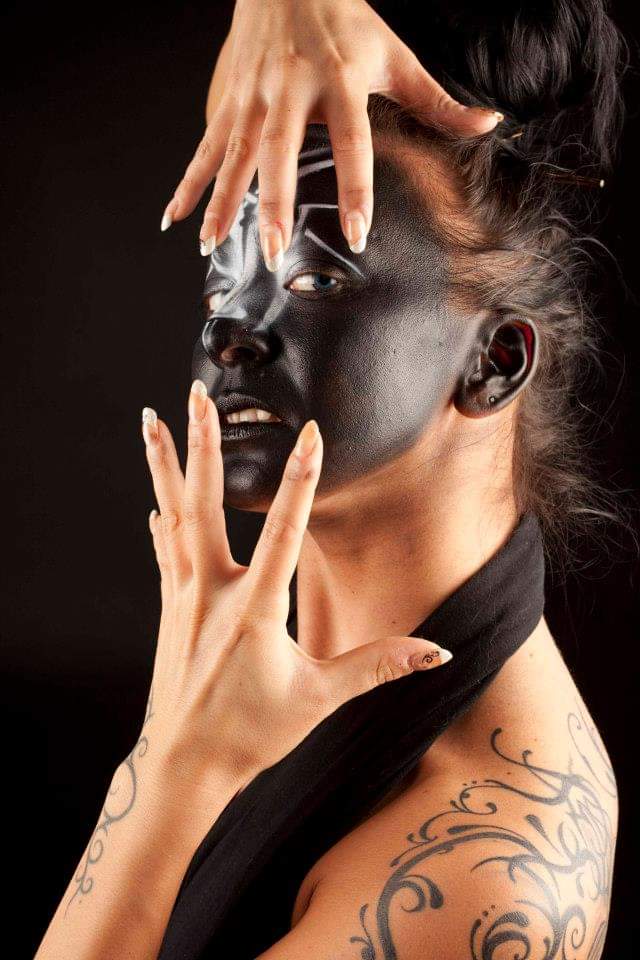 SÉRIE STUDIO NOIR & BLANC — BODY PAINTING