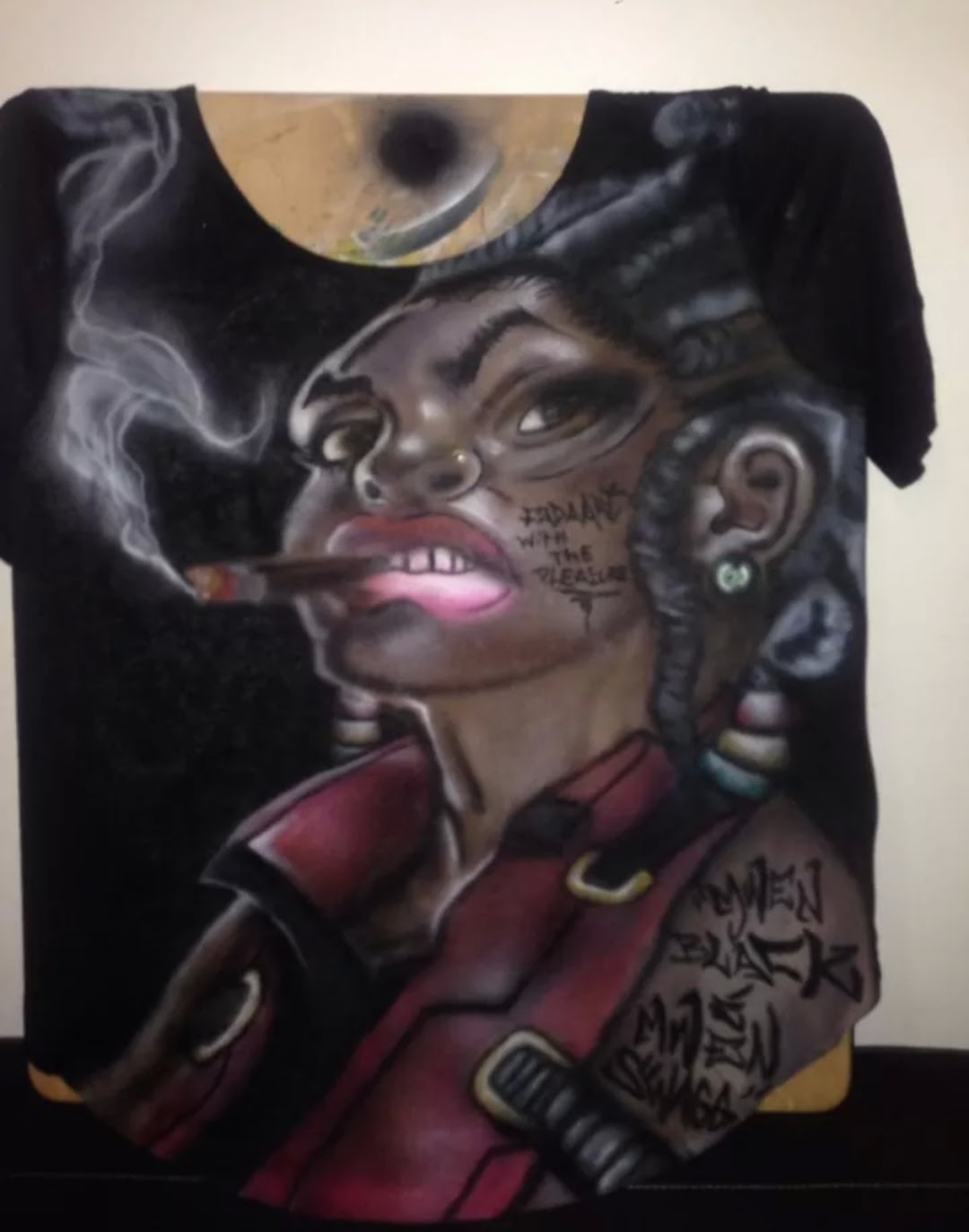 FEMME QUI FUME — PORTRAIT