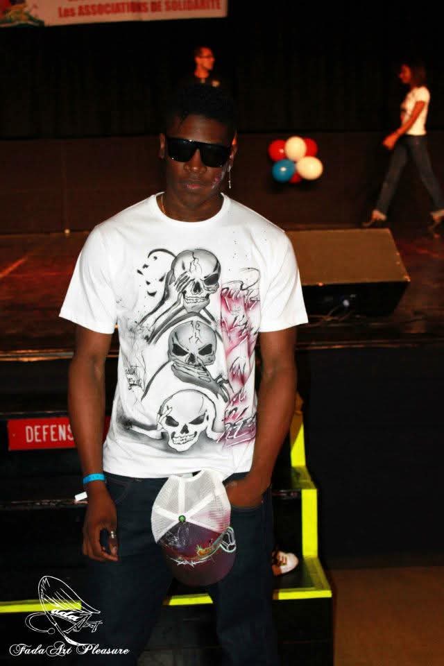 T-SHIRT SKULL — TRIO DE CRÂNES