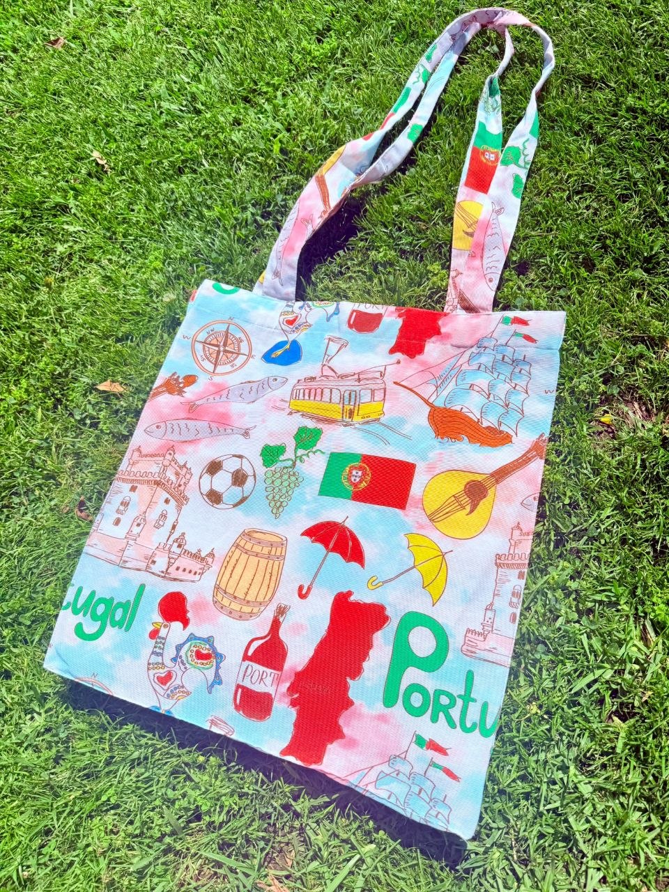 Saco tote creme com padrão ilustrado de Portugal