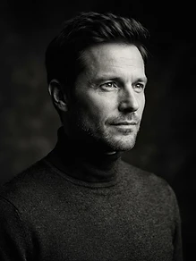 DOMINIK SCHWARZLOSE
