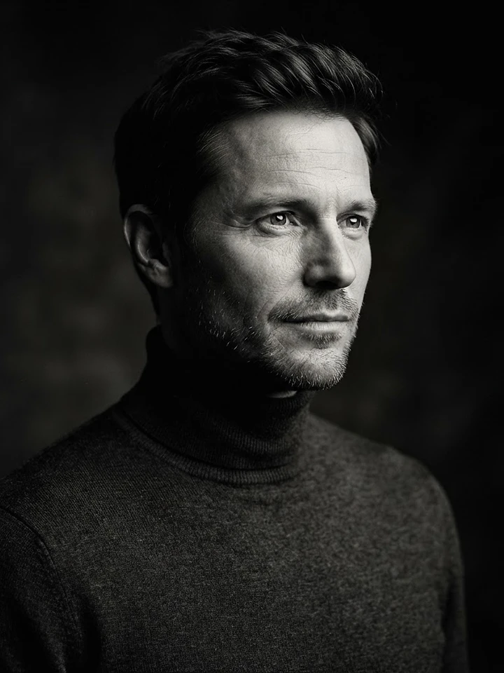 DOMINIK SCHWARZLOSE