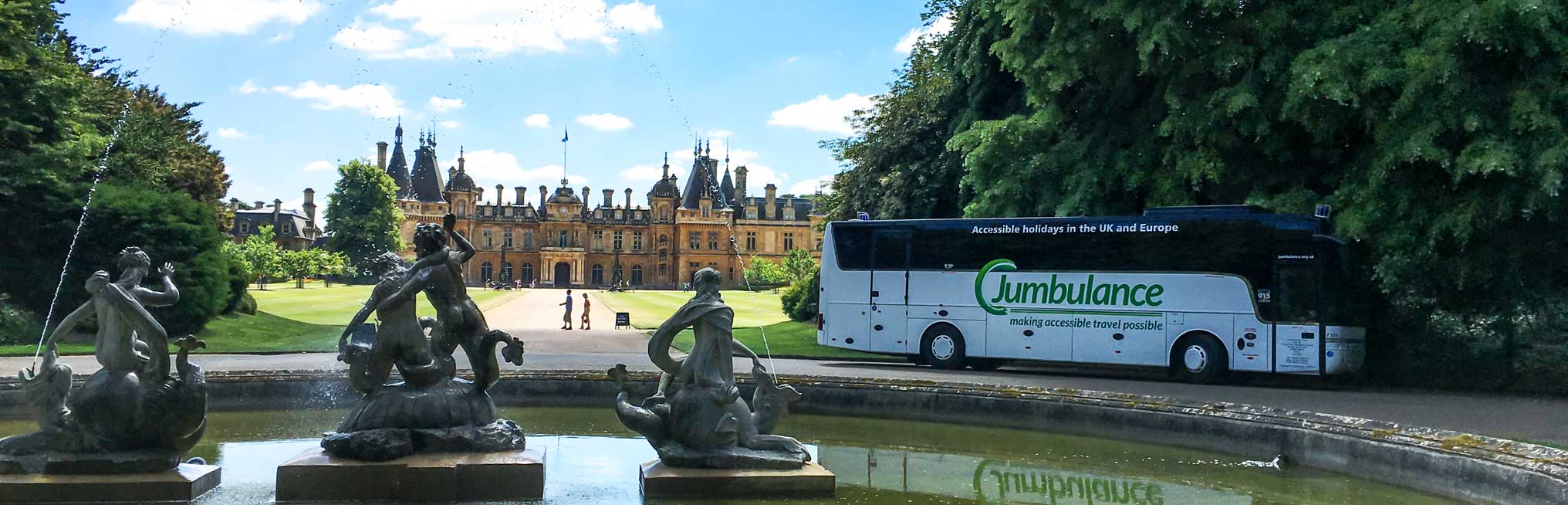Jumbulance by the fountain