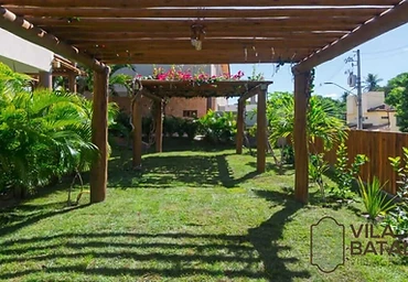 Entrada decorada com azulejos