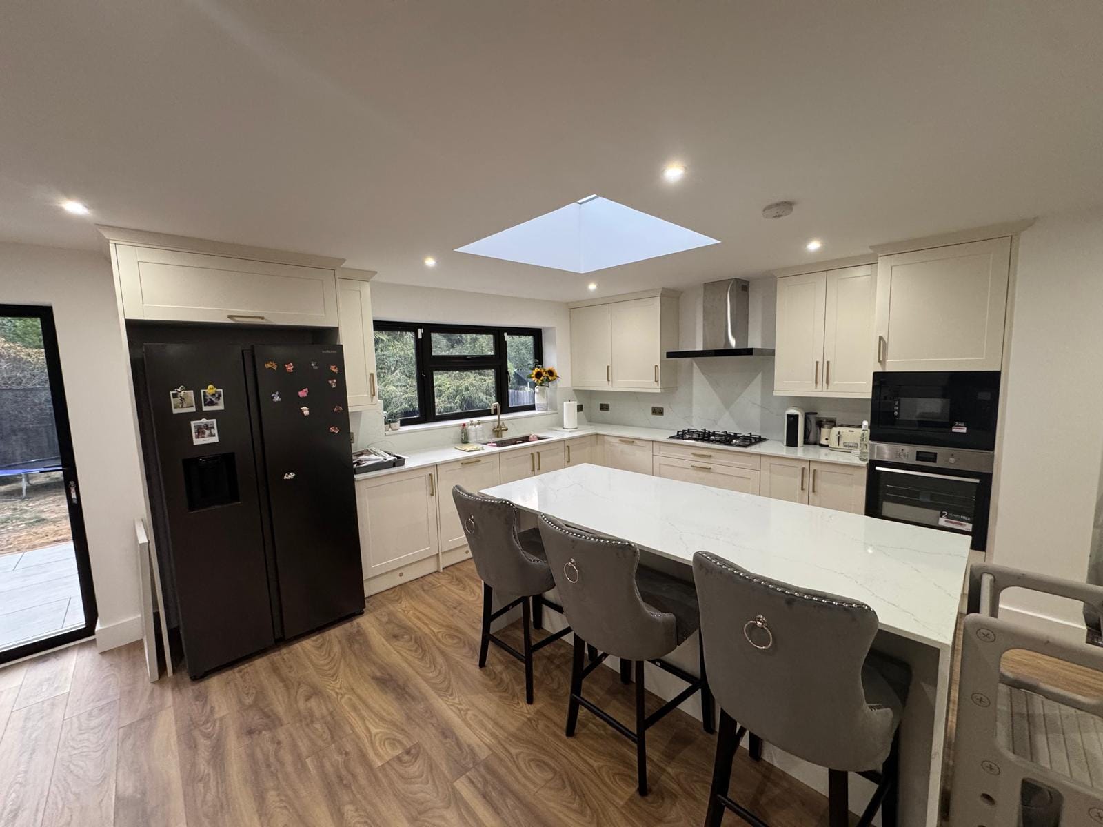 Sandalwood Avenue — rear extension with kitchen fit-out, finished photograph 4