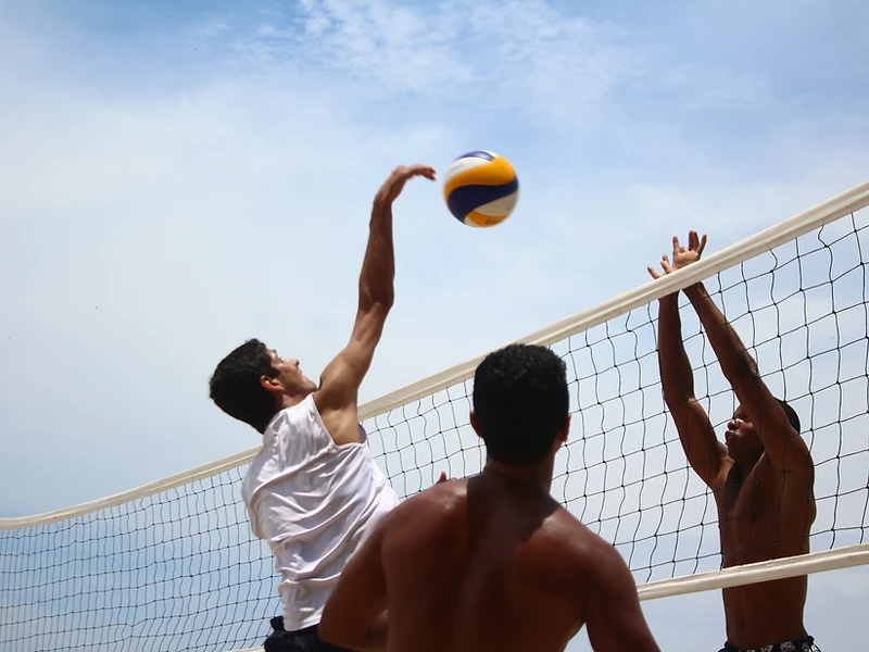 Beach volley dans le sable — Racin' Beach Volley Club