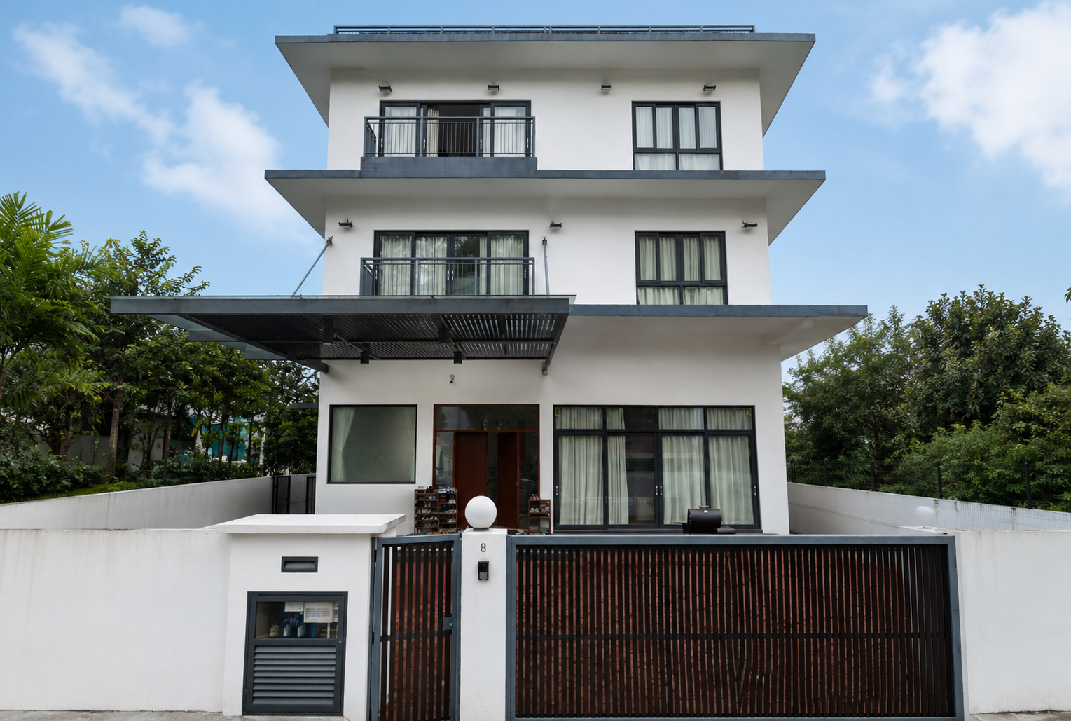 8 Beng Wan Road detached house facade from the street