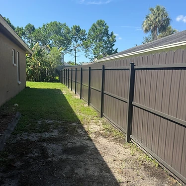 Bronze Dura Fence installed in Sarasota, FL