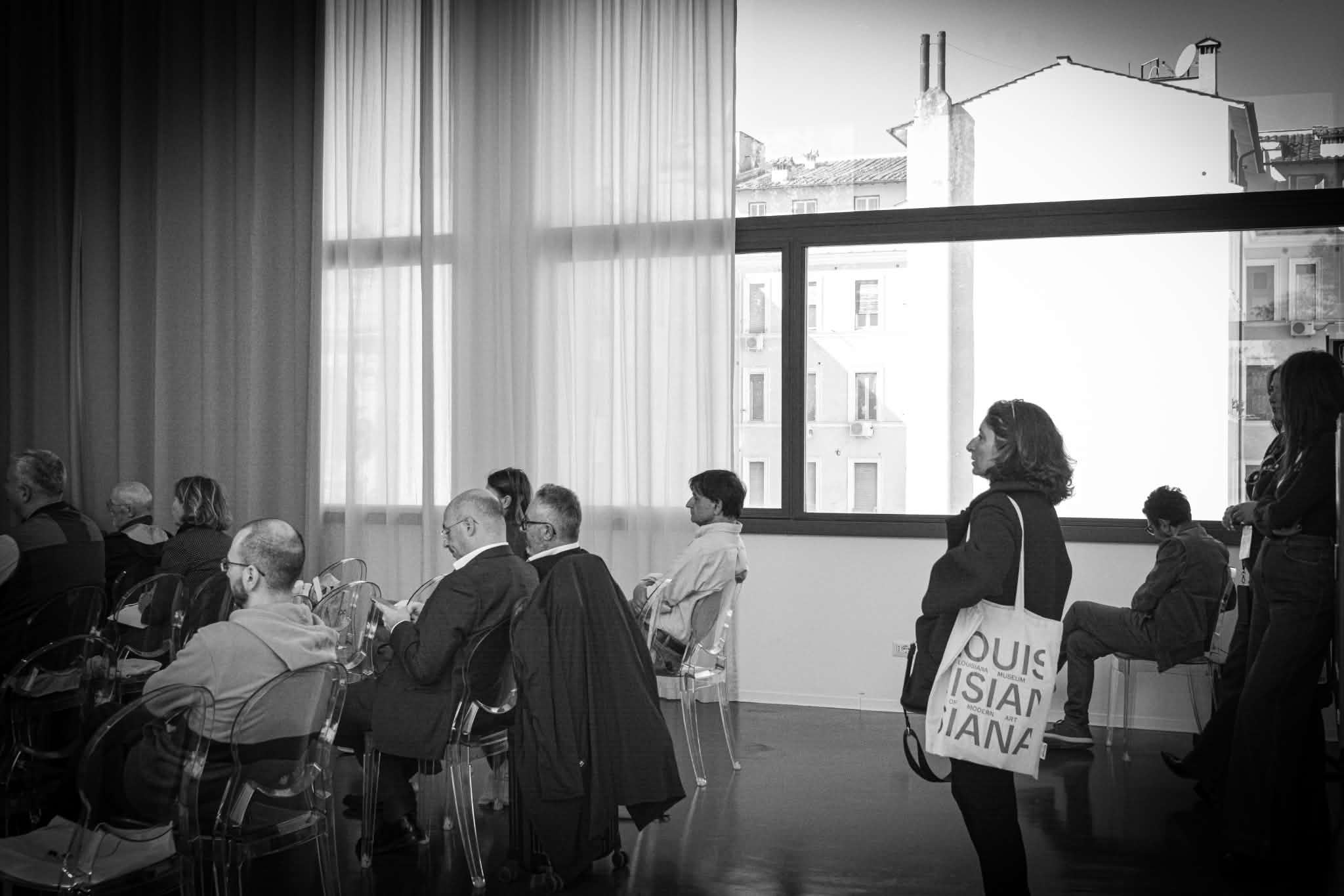 Sala conferenze allestita al Palazzo WeGil