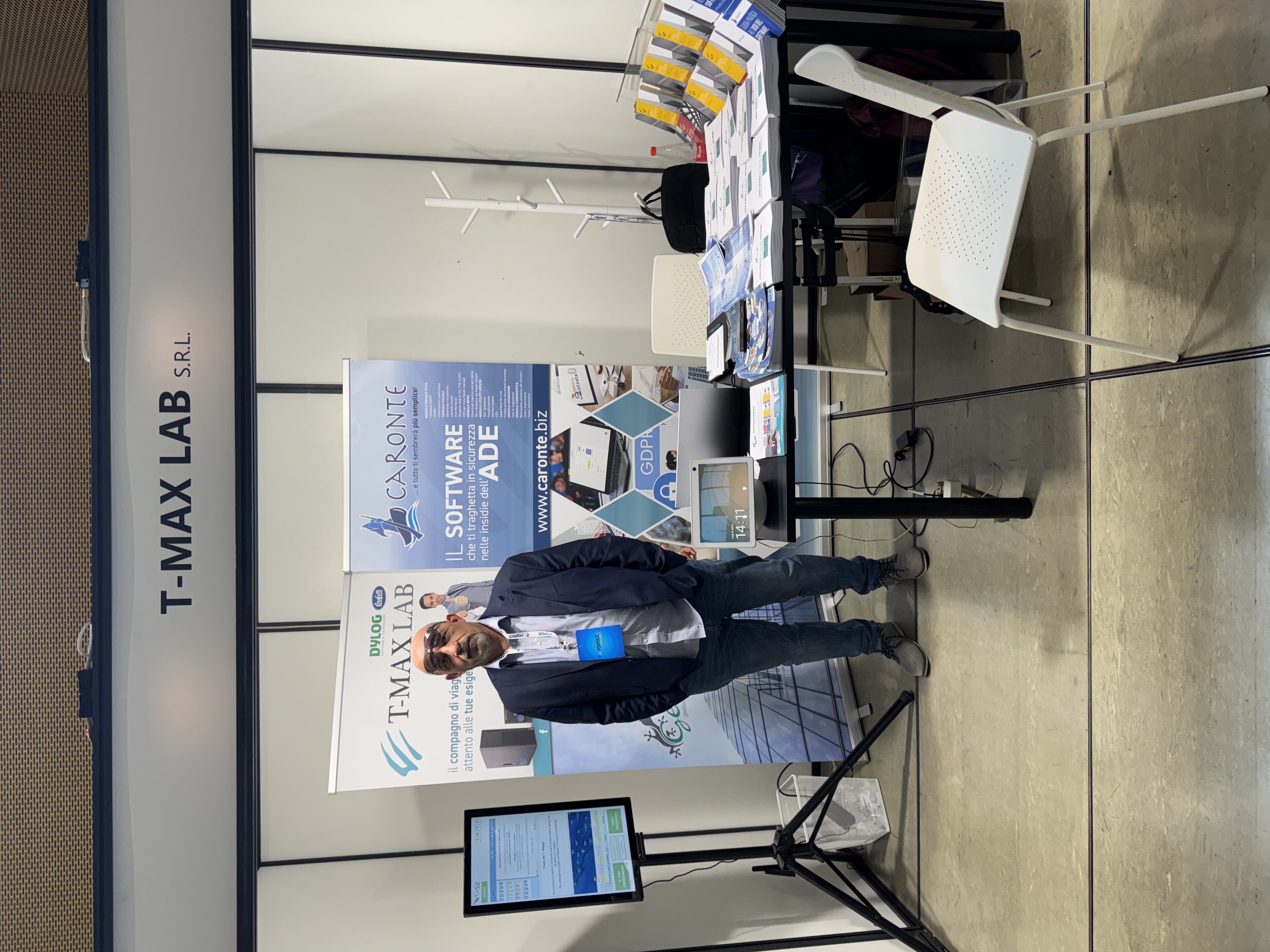 Stand T-Max Lab