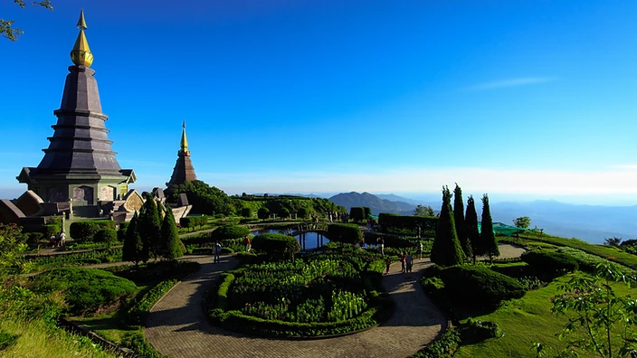 พระมหาธาตุบนดอยอินทนนท์ เชียงใหม่ เส้นทางทัวร์ภาคเหนือ