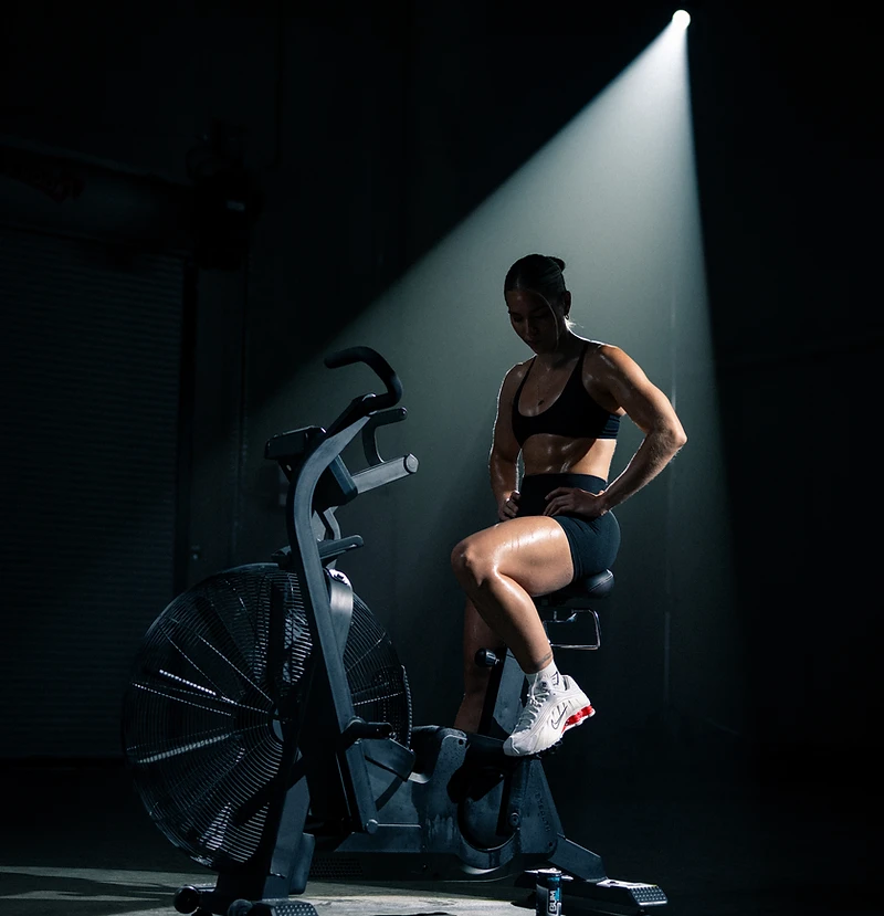 Athlete under a single spotlight — Bears Best Photography