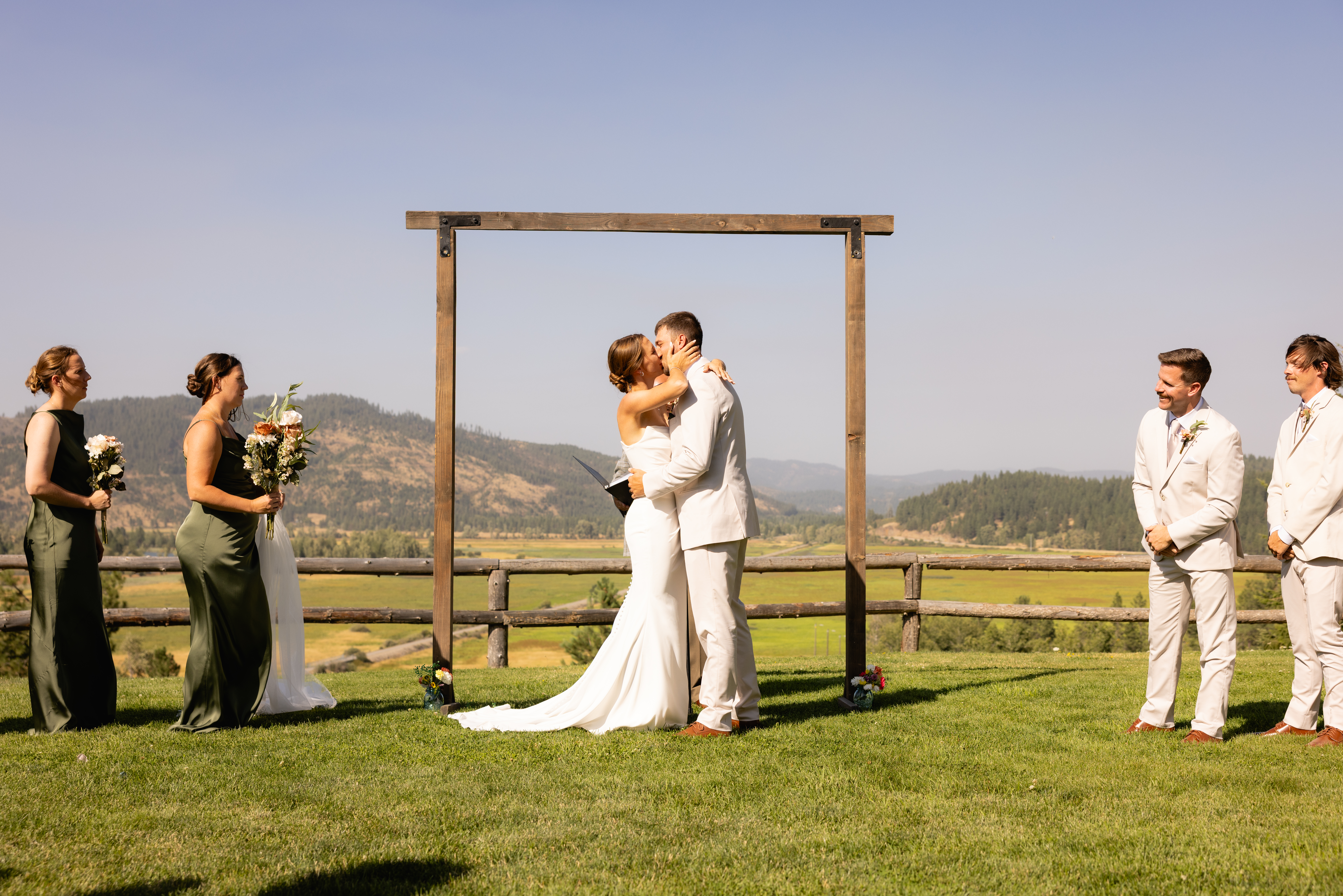 Karissa & Bergan — Altar Kiss