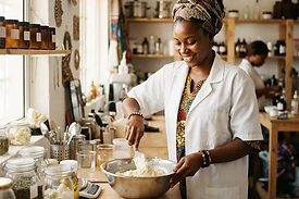 Maître Artisan en Cosmétique Naturelle : Entrepreneuriat et Standards R.A.C.E